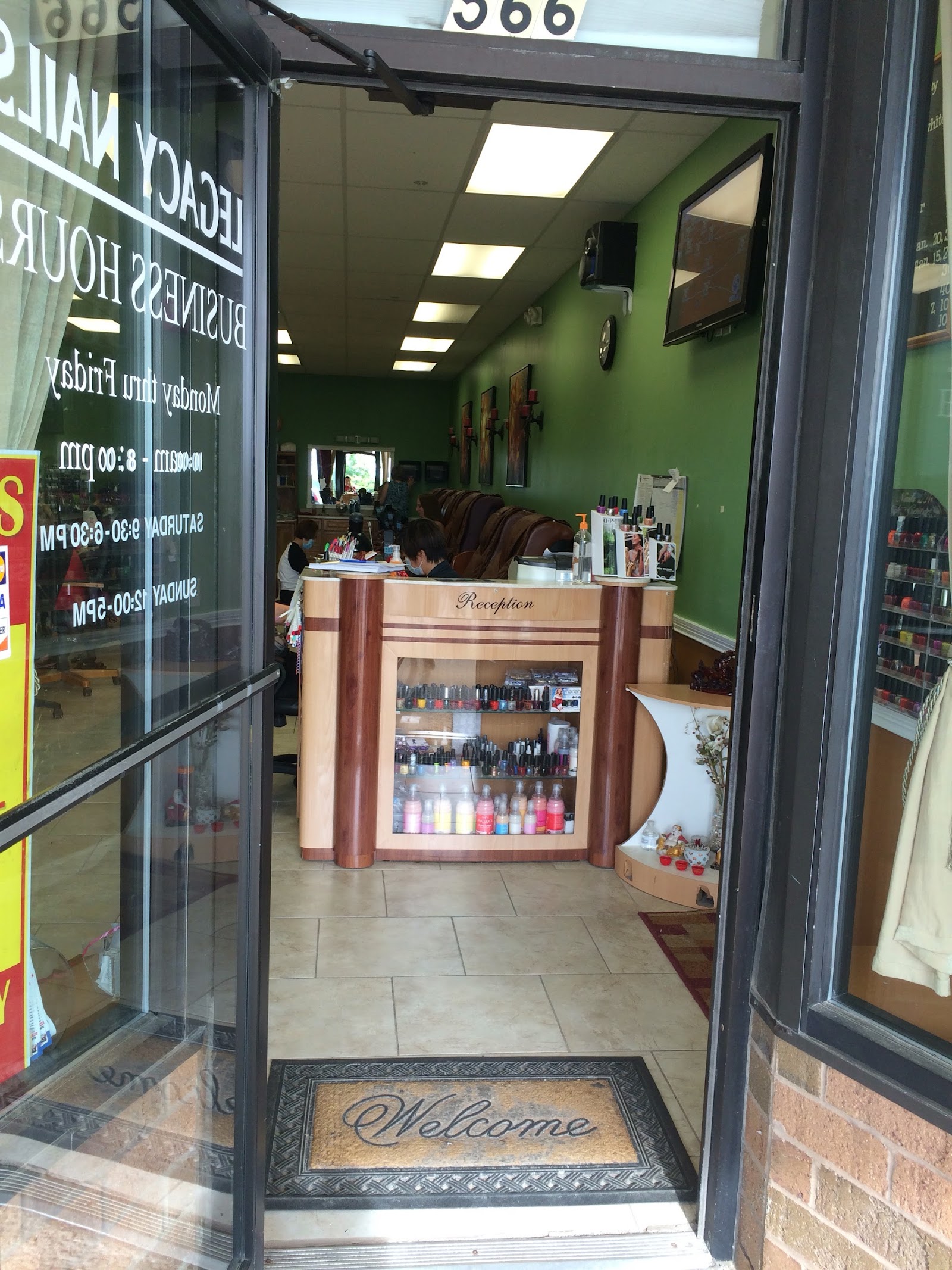 Gel polish detail at Legacy Nails